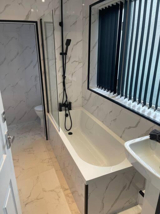 Luxury Accommodation. ウォラシー エクステリア 写真